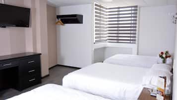 Seprai premium, meja kerja, dan ruang kerja ramah laptop