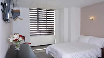 1 habitación, ropa de cama de alta calidad y escritorio