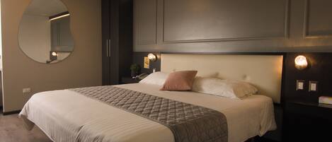 Deluxe Room | 1 bedroom, premium bedding, desk, laptop workspace