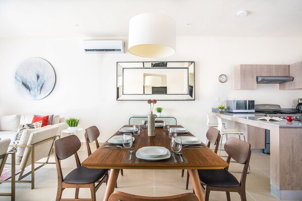 Repas dans la chambre