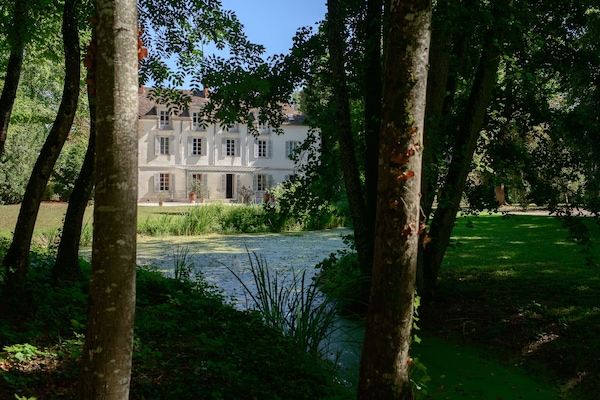 vue du chateau et de son parc