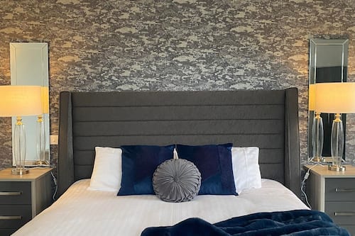 Blackout drapes, iron/ironing board, free WiFi, bed sheets