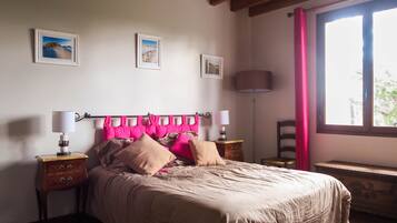 5 chambres, fer et planche à repasser, lit parapluie, Wi-Fi gratuit