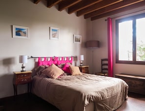 5 soverom, strykejern/-brett, reiseseng for barn og wi-fi (inkludert)