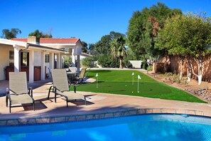 Outdoor pool, pool loungers - Fairview (Scottsdale)