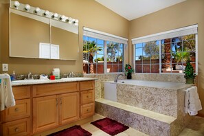 Traditional House, Multiple Beds, Non Smoking | Bathroom | Towels - Fairview (Scottsdale)