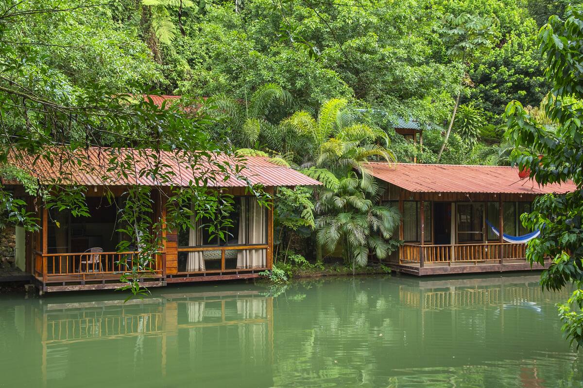 標準單棟小屋, 1 張標準雙人床及 1 張梳化床, 湖景 | 迷你吧、免費 Wi-Fi、床單