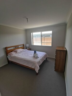 Casa familiar, varias camas, no fumadores | Cortinas opacas, tabla de planchar con plancha, ropa de cama