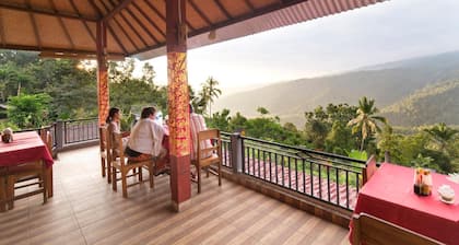 Aris Homestay and Warung Made