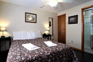 1 bedroom, iron/ironing board, free WiFi, bed sheets - Cooperstown Baseball Rentals - Dugout 1 (Oneonta)