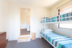 4 Schlafzimmer, Bügeleisen/Bügelbrett, kostenloses WLAN