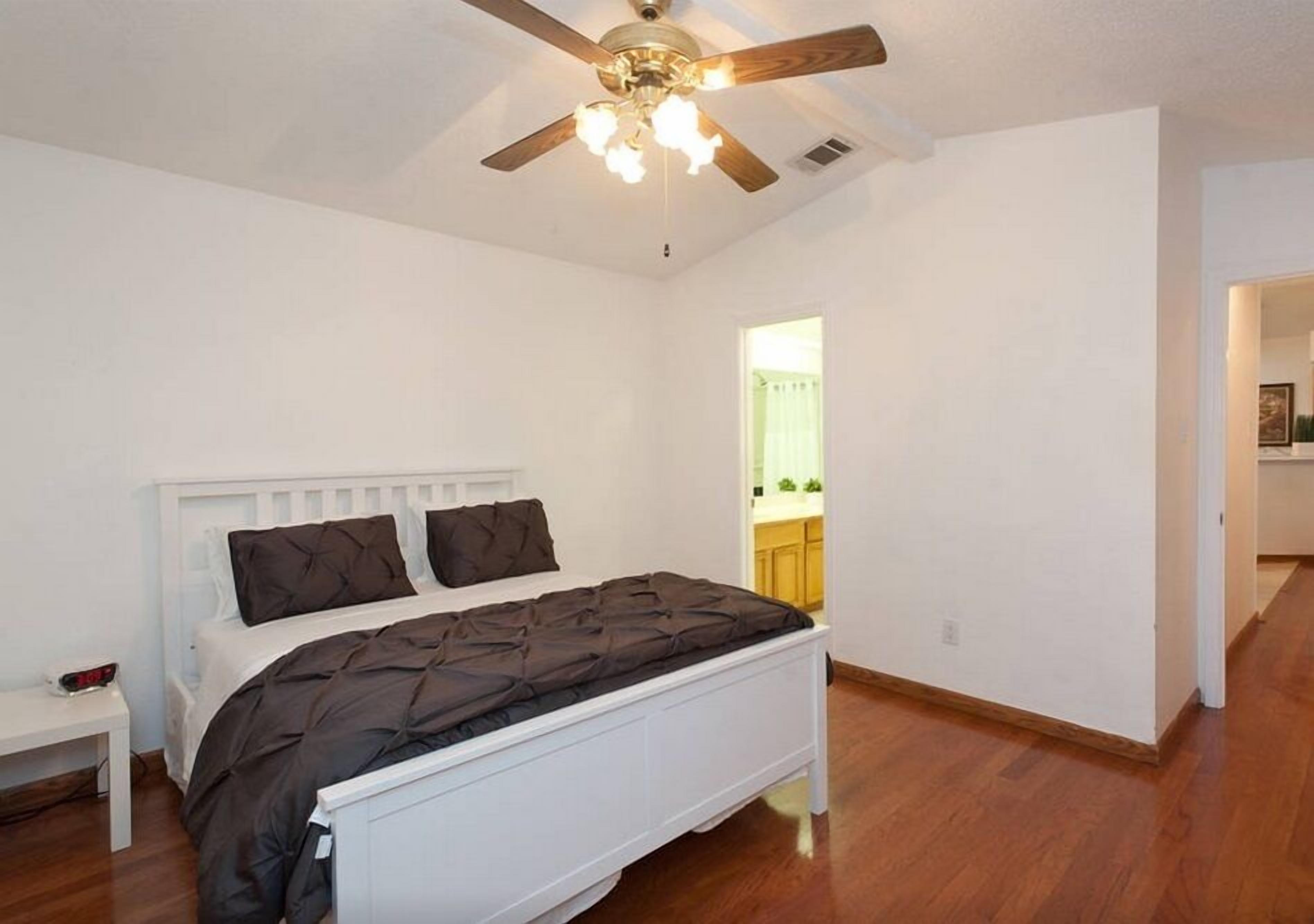 NW Austin house F1, ACL, perfection