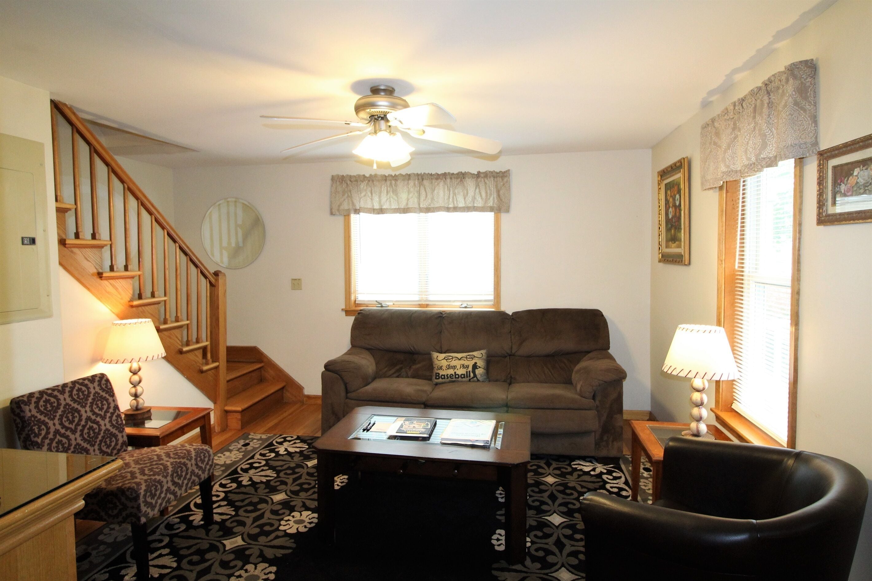 تلفزيون ذكي، مشغل دي في دي، كرة قدم الطاولة، كُتُب