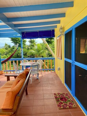 Outdoor dining - Voted best beach house in 2026 by us (L’Esterre)
