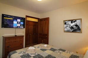 2 عدّة غرف نوم ومكواة/لوح كي وواي فاي مجانًا وملاءات أسرّة