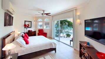 3 bedrooms, in-room safe, iron/ironing board, free WiFi