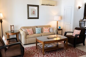 TV, lettore DVD, impianto stereo