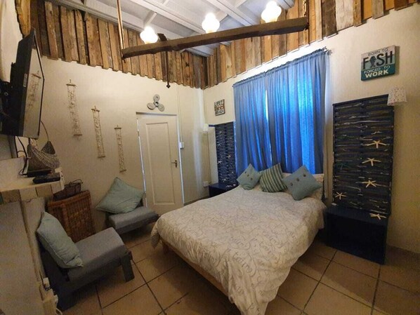 4 bedrooms, WiFi, bed sheets - Strand Beach Vue Home 16 Sleeper (Strand)
