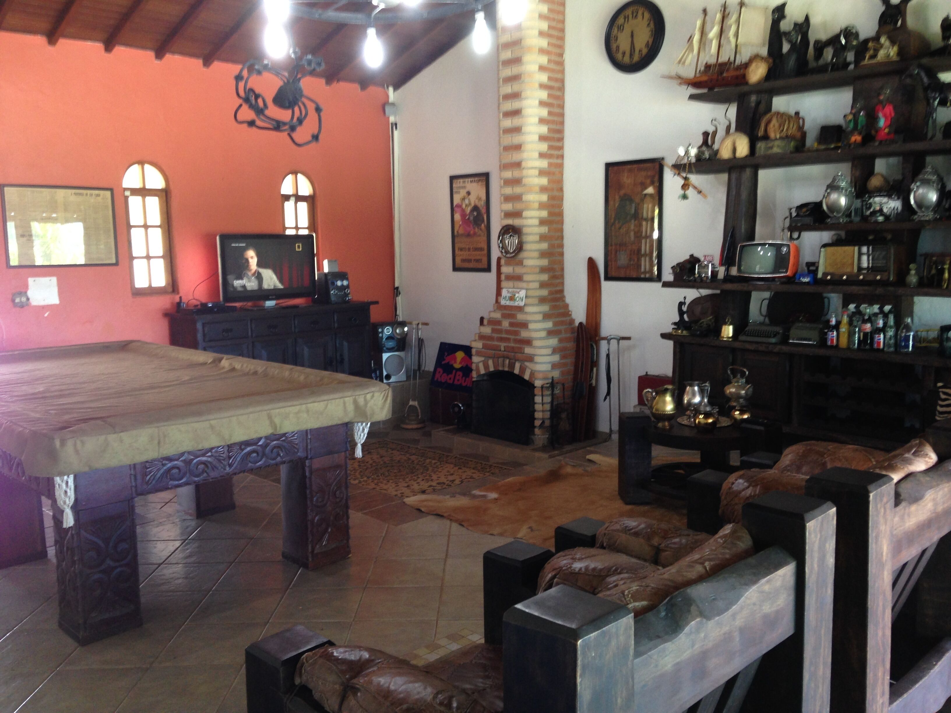 Wonderful site in front of the dam, pool, barbecue.