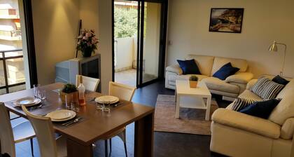 Modernes Haus, nur einen kurzen Spaziergang vom Strand und dem Yachthafen von Antibes entfernt