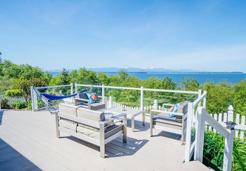 Get away to beautiful and peaceful Whidbey island! 