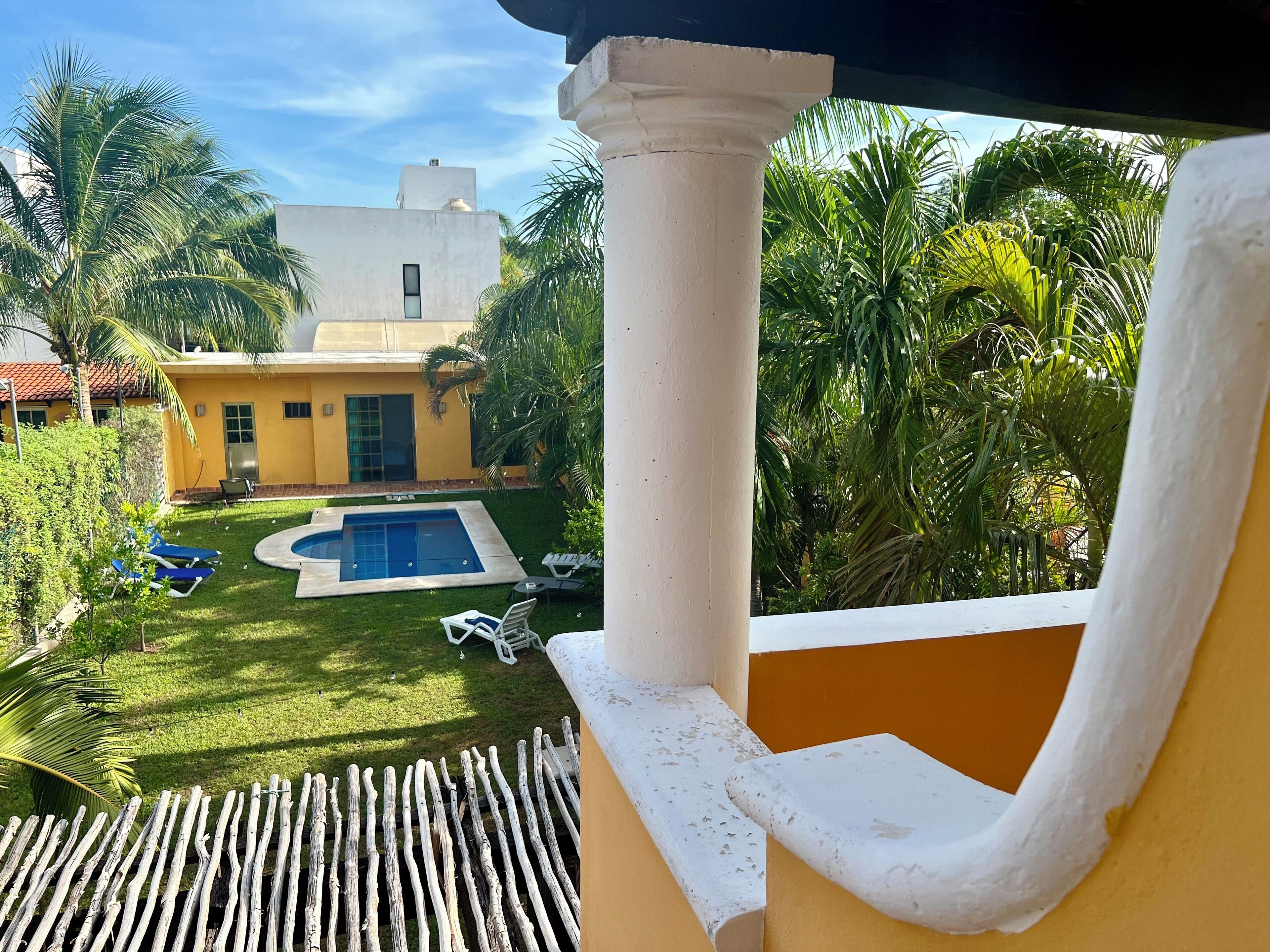 Suíte premier, várias camas, para não fumantes, vista para o jardim | Camas Select Comfort, ferros/tábuas de passar roupa, berços grátis