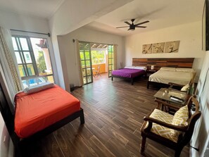 Colchones Select Comfort y tabla de planchar con plancha 