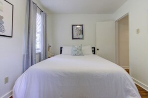 1 chambre, bureau, fer et planche à repasser, Wi-Fi