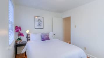 1 habitación, escritorio, tabla de planchar con plancha y wifi