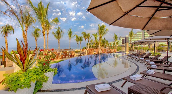 Outdoor pool - Condominio en Resort de Lujo Nuevo Vallarta (Villa 8)