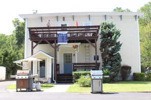 Exterior - Cooperstown Baseball Rentals - Dugout Efficiency 1 (Oneonta)