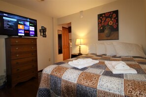 Iron/ironing board, free WiFi, bed sheets - Cooperstown Baseball Rentals - Dugout Efficiency 1 (Oneonta)