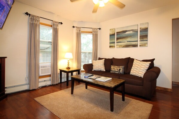 تلفزيون ذكي، مشغل دي في دي، كرة قدم الطاولة، تنس طاولة