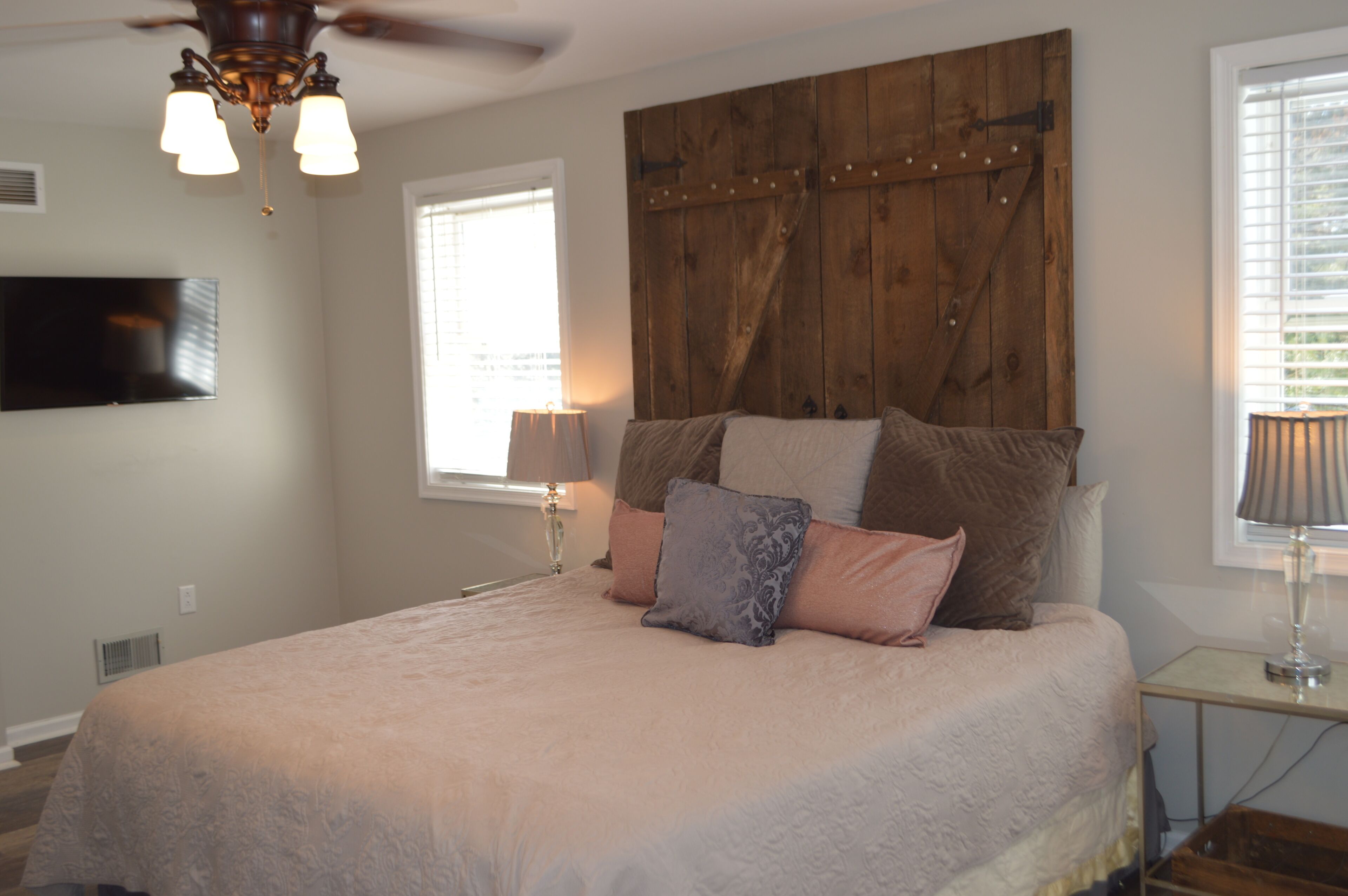 October Pool and Hot Tub Open Enjoy Life@Suburban Sanctuary 