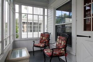 المنطقة المحيطة بالمنشأة