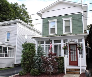 المنشأة من الخارج