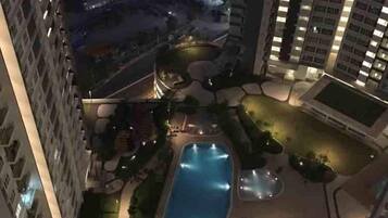 Kolam renang outdoor