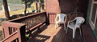 Cozy & Comfortable 1BD Cabin in Nederland ~ Walk to Downtown