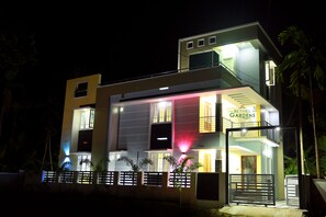 Exterior - Luxurious 2 BHK house amid lush greenery and in a village like atmosphere. (Kothad, Ernakulam)