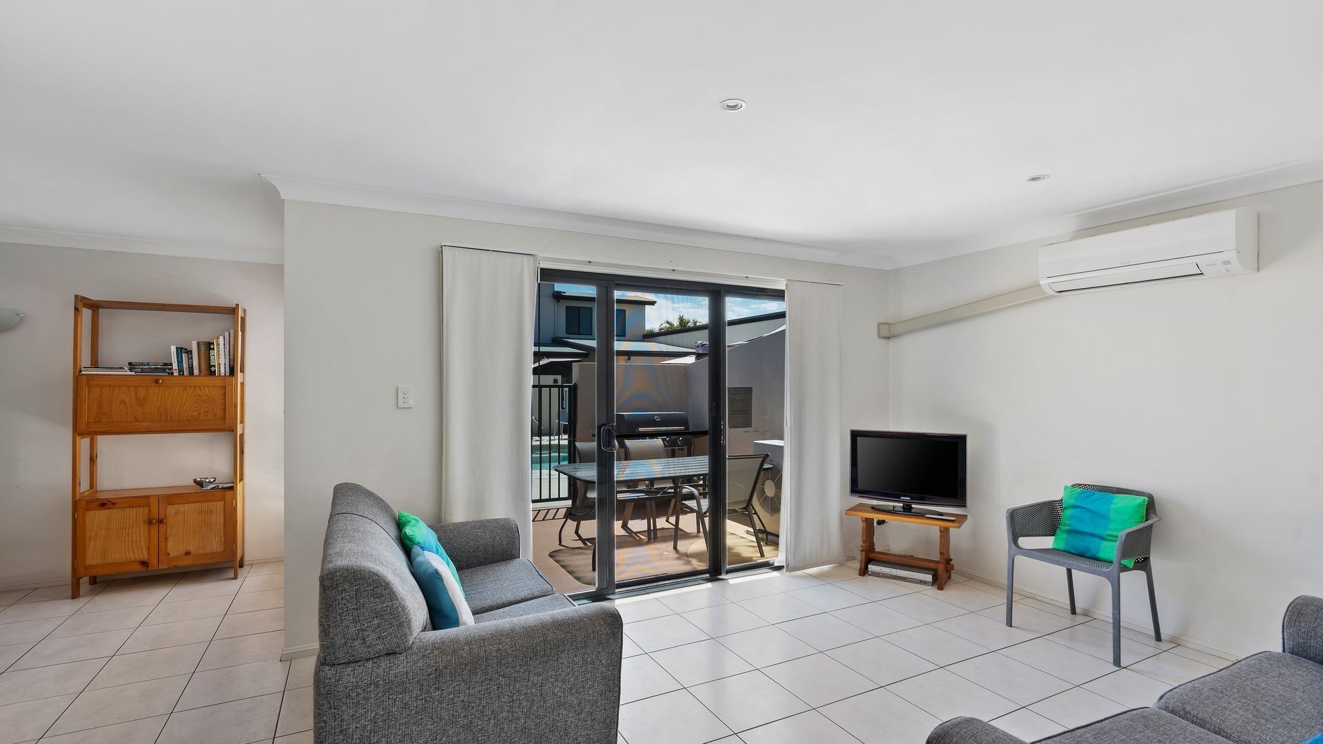 Modern Family Townhouse With Pool, Bbq Courtyard & Central Evans Head Location Close To Shops, River - Evans Head