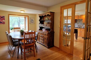 Dining - Cooperstown Baseball Rentals - Goose Bay (Portlandville)