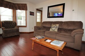 Smart TV, DVD player - Cooperstown Baseball Rentals - 2nd Baseman (Oneonta)