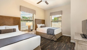 3 habitaciones, tabla de planchar con plancha, wifi y ropa de cama