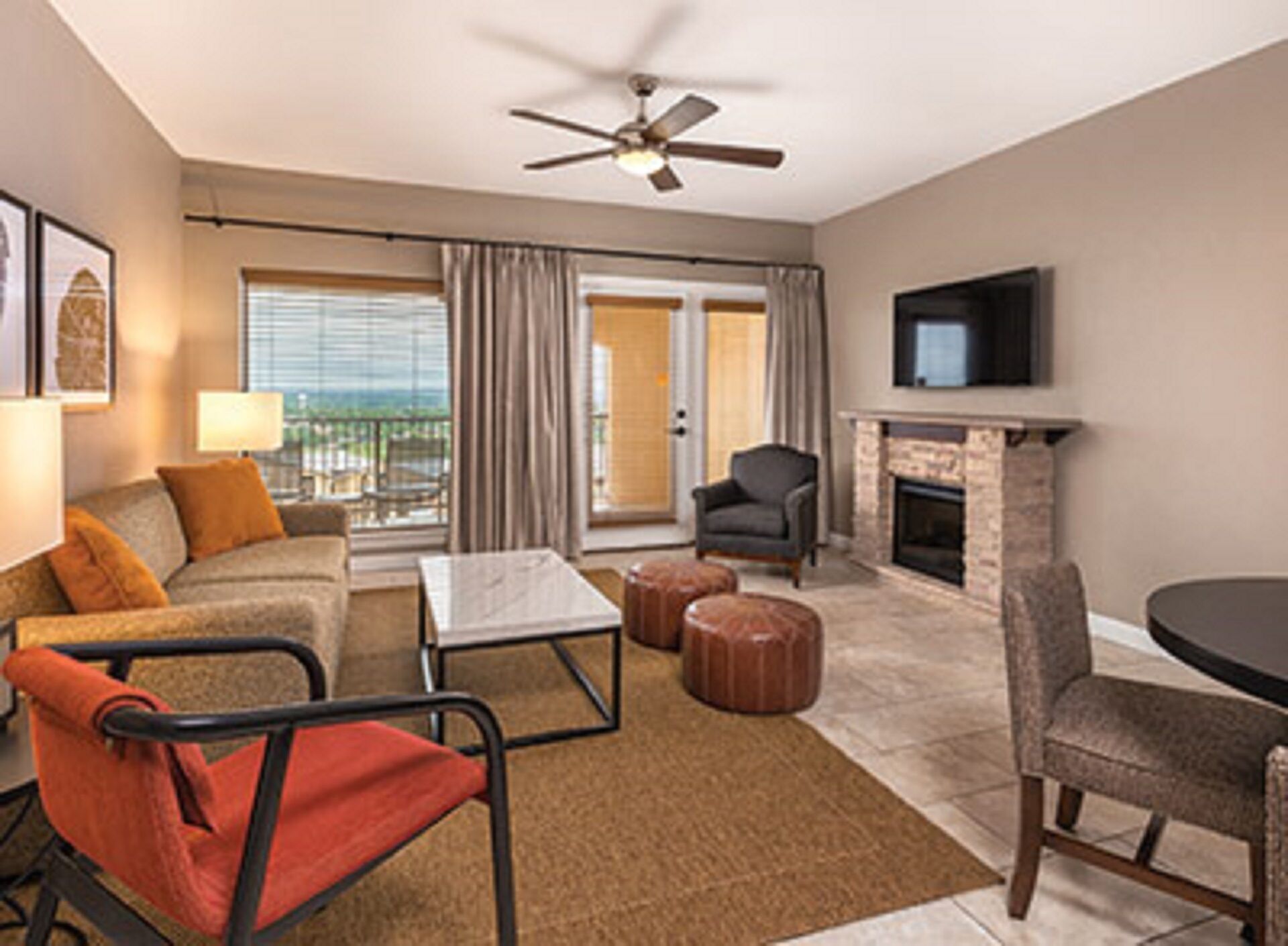 Enjoy the lake and nearby river!