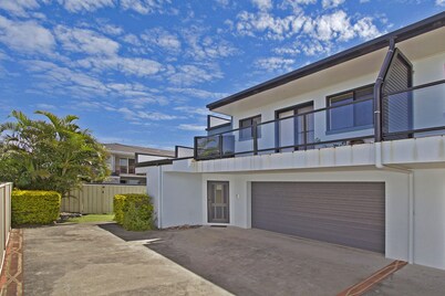 Welcome to BEACH BREAK, EVANS HEAD