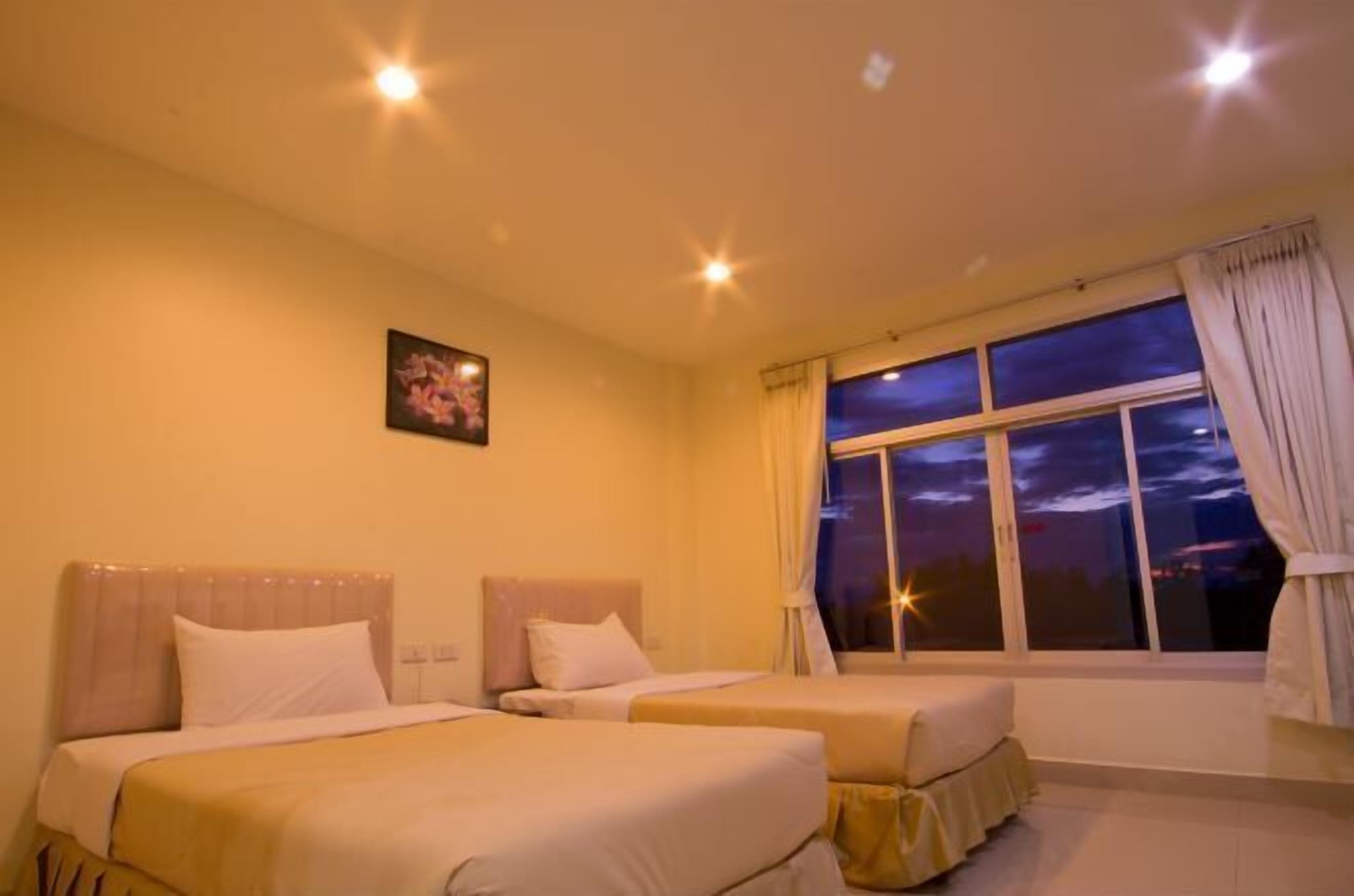 Decoración personalizada, muebles diferentes y escritorio 