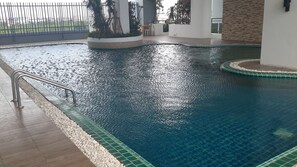 Pool - 14,000 baht per month ,condo for rent 37 sqm. Close supermarket. (Pattaya)