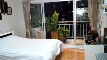 1 bedroom, iron/ironing board, internet, bed sheets