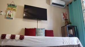 1 bedroom, iron/ironing board, free WiFi - ROSI Ocean Sand Hotel Apt(@ Sandcastles)<br>1 bdm 3 beds. <br>free beach,pool, parking (Ocho Rios)