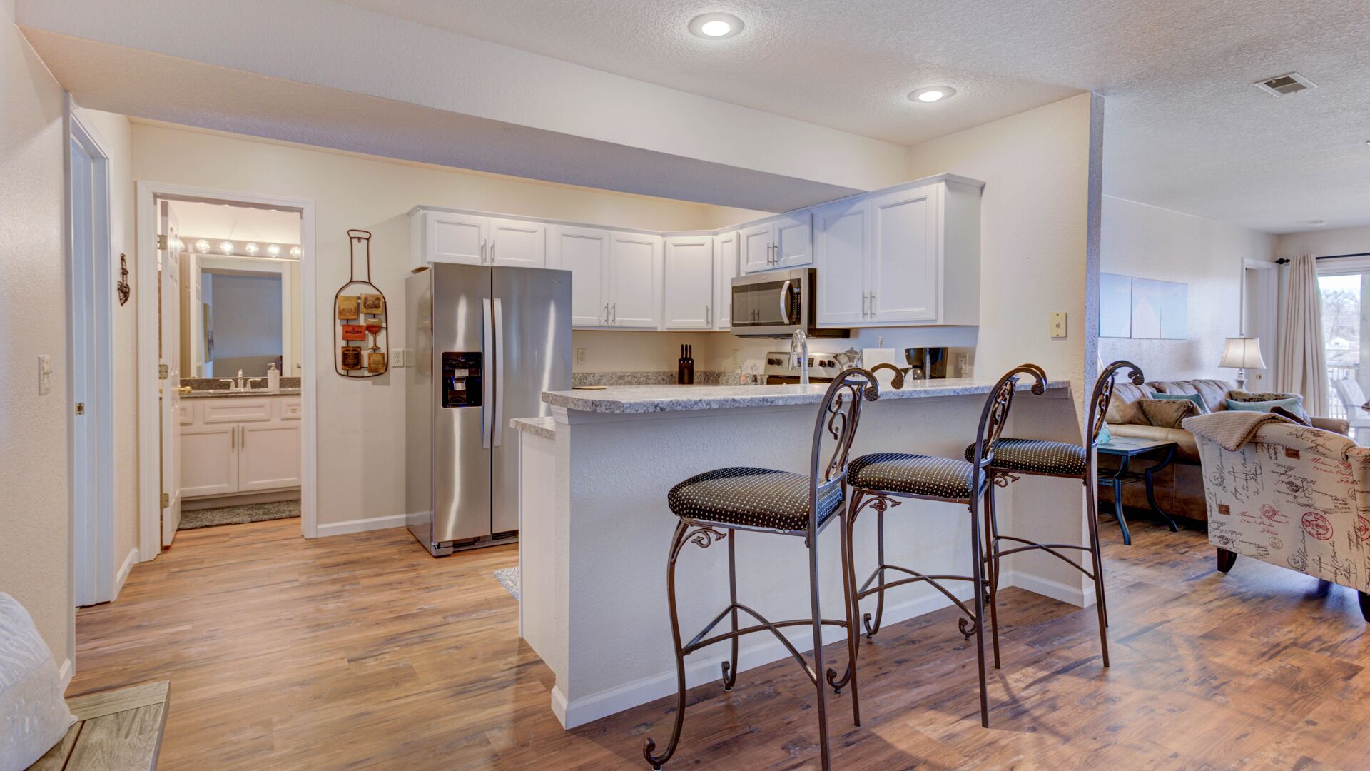 Must See Over-sized 3BR Condo @ The Ledges - 2 Pools, Sandy Beach, Boat Docks